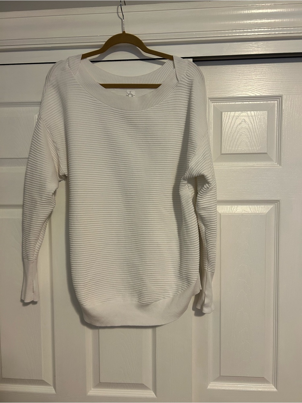 Aerie Offline White Ribber Long-Sleeved Activewear Top - NWOT